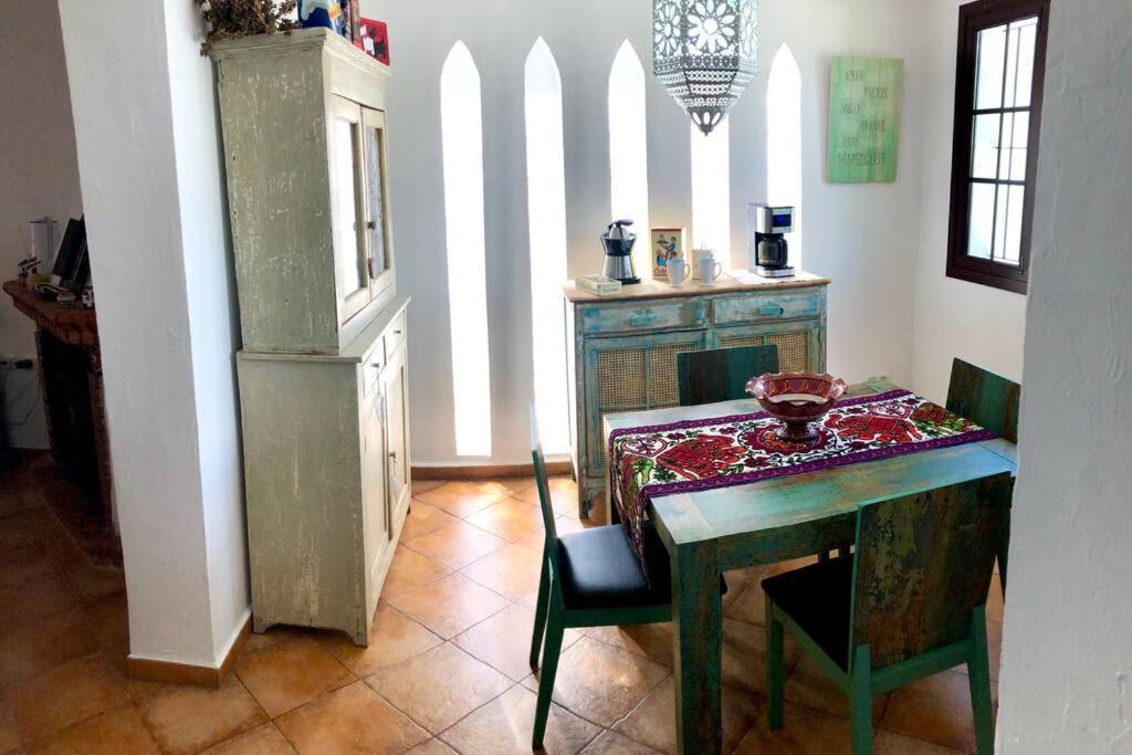 Gatu Premium Villa Lurberri Piscina Privada, 4 Dormitorios, 2 Banos, Parking , Jardines, " Preferente Mayores De 25 Anos Y Familias " In Y Barbacoa Chiclana de la Frontera Buitenkant foto