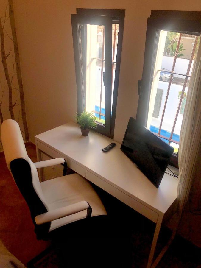 Gatu Premium Villa Lurberri Piscina Privada, 4 Dormitorios, 2 Banos, Parking , Jardines, " Preferente Mayores De 25 Anos Y Familias " In Y Barbacoa Chiclana de la Frontera Buitenkant foto