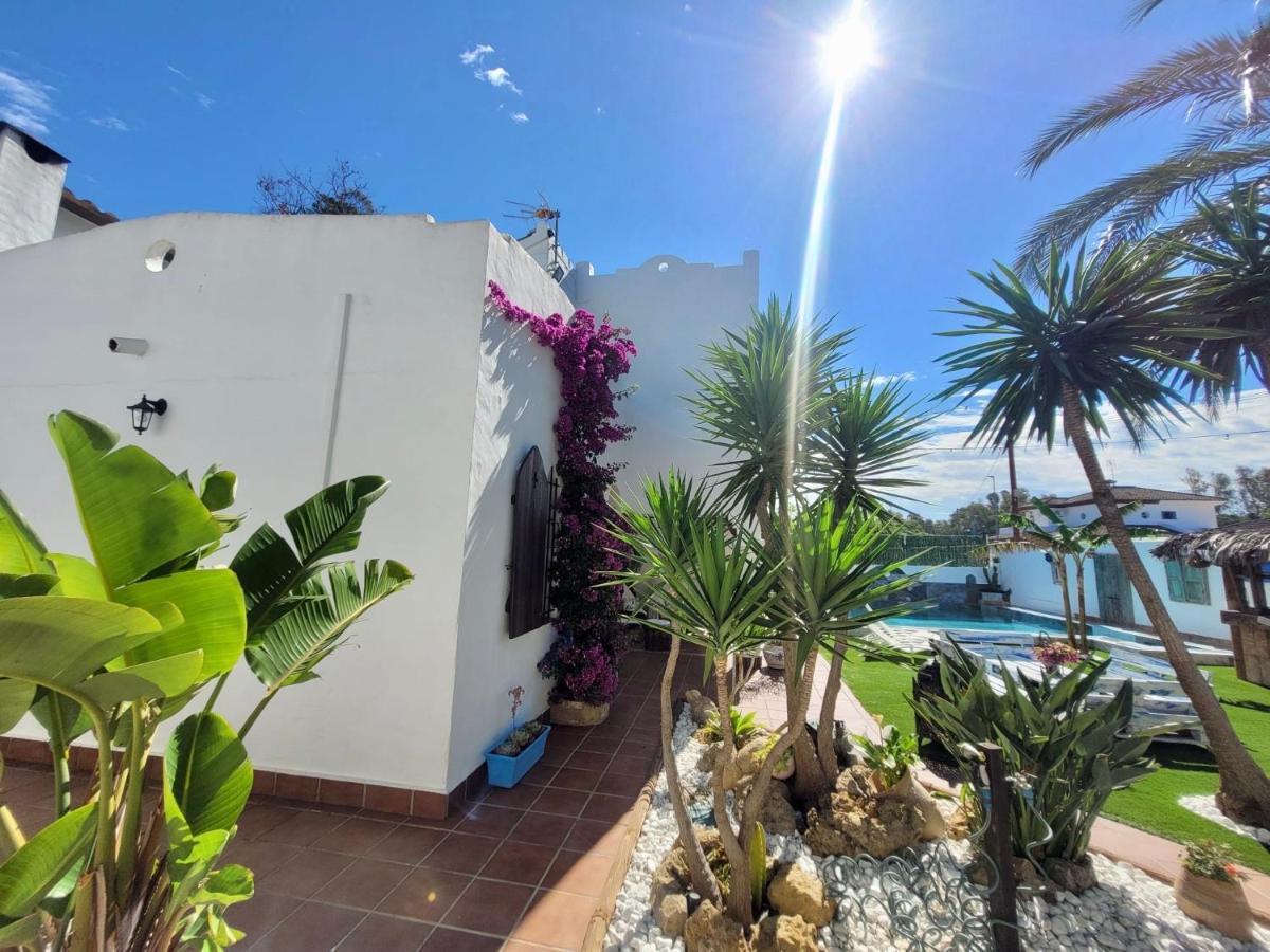 Gatu Premium Villa Lurberri Piscina Privada, 4 Dormitorios, 2 Banos, Parking , Jardines, " Preferente Mayores De 25 Anos Y Familias " In Y Barbacoa Chiclana de la Frontera Buitenkant foto