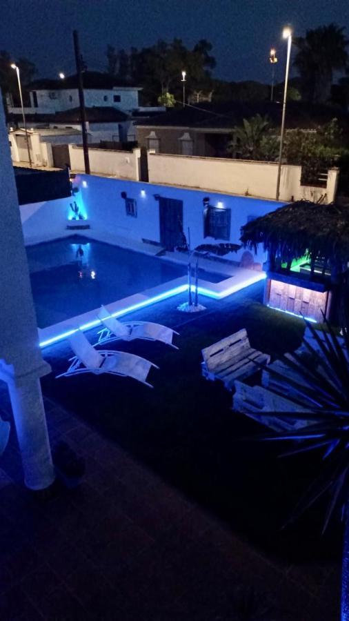Gatu Premium Villa Lurberri Piscina Privada, 4 Dormitorios, 2 Banos, Parking , Jardines, " Preferente Mayores De 25 Anos Y Familias " In Y Barbacoa Chiclana de la Frontera Buitenkant foto