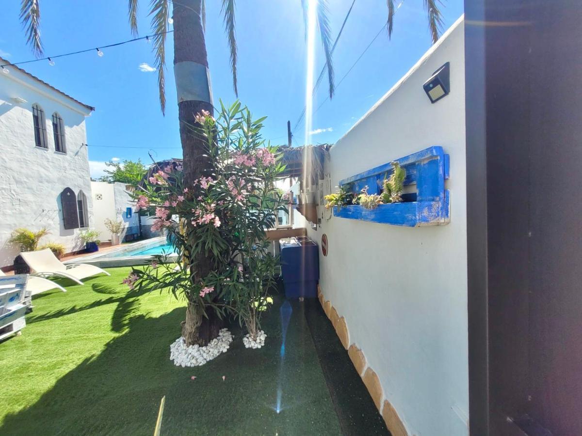 Gatu Premium Villa Lurberri Piscina Privada, 4 Dormitorios, 2 Banos, Parking , Jardines, " Preferente Mayores De 25 Anos Y Familias " In Y Barbacoa Chiclana de la Frontera Buitenkant foto